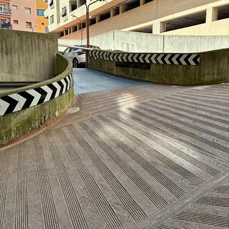 Nave Con Posto Auto Privato Recintato 公寓 的里雅斯特